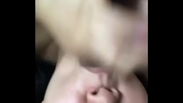 Nữ sinh mút chim bạn trai sướng tê tái
