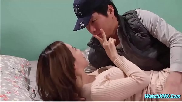 Em gái xinh lẳng lơ địt nhau với trai