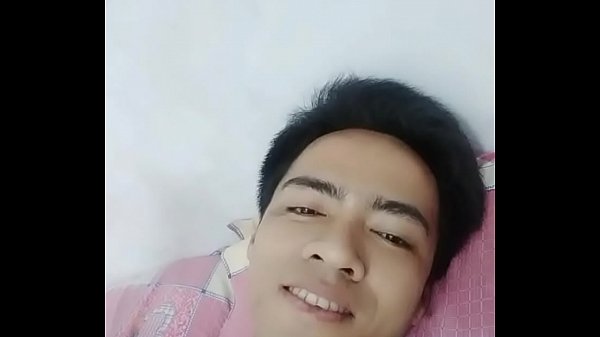 Vợ chồng trẻ tự quay chịch tại nhà