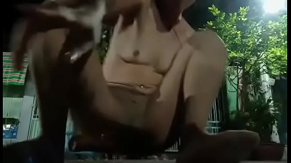 Gái dâm thọc lồn lên đỉnh bắn nước