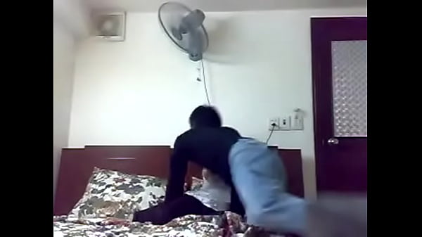 Nữ sinh Sài Gòn trốn học đi địt nhau