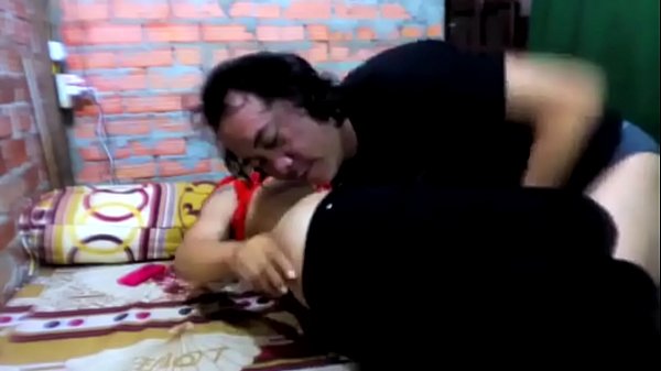 Anh béo địt em teen nhỏ nhắn lồn khít