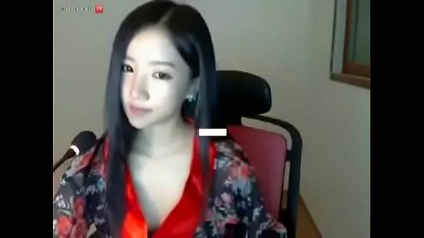 Chat sex với em gái xinh gợi cảm vãi đái