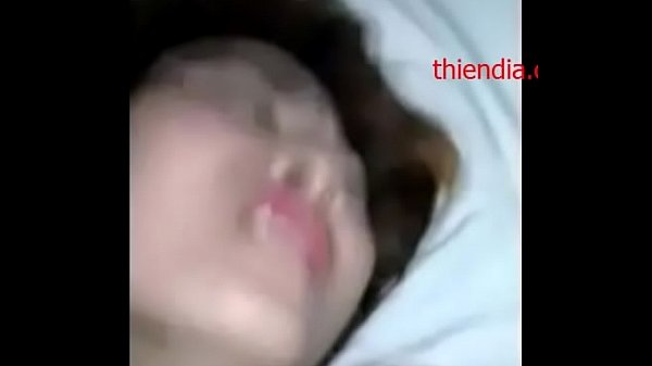 Tự quay địt bạn gái xinh đẹp vú to sướng rên