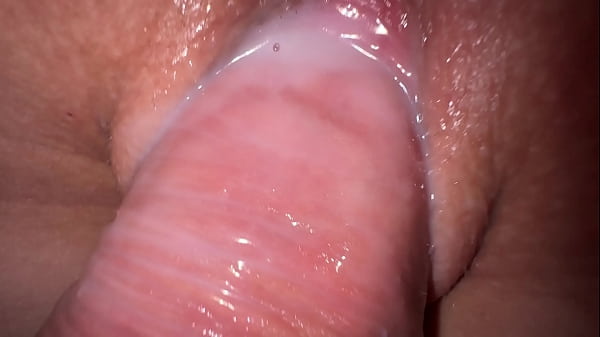 Anh cặc to địt bạn gái chảy nước trắng xóa
