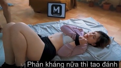 Gái xinh bị tên biến thái bắt cóc hiếp dâm